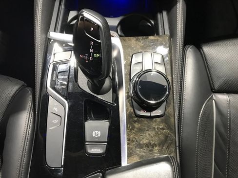 Used 2019 BMW M550i xDrive w/ Premium Package 2 image 39