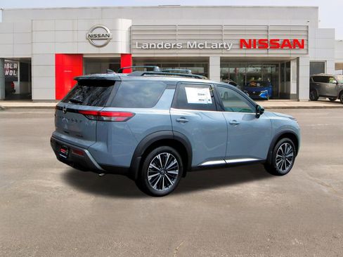 New 2026 Nissan Pathfinder Platinum image 3