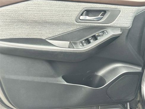 Certified 2023 Nissan Rogue SV image 24