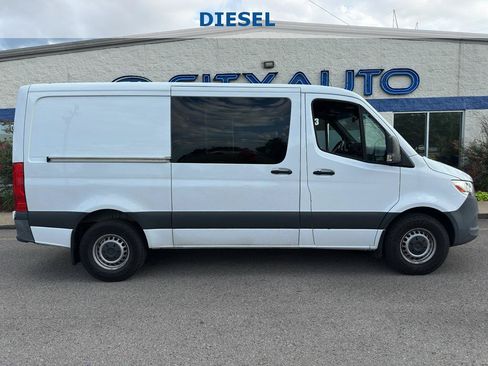 Used 2022 Mercedes-Benz Sprinter 2500 image 3