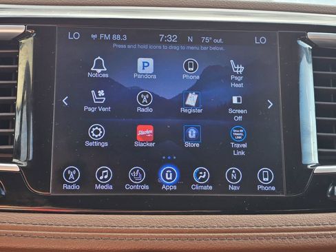 Used 2017 Chrysler Pacifica Limited FWD image 15