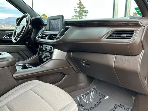 Used 2024 Chevrolet Suburban LS image 9