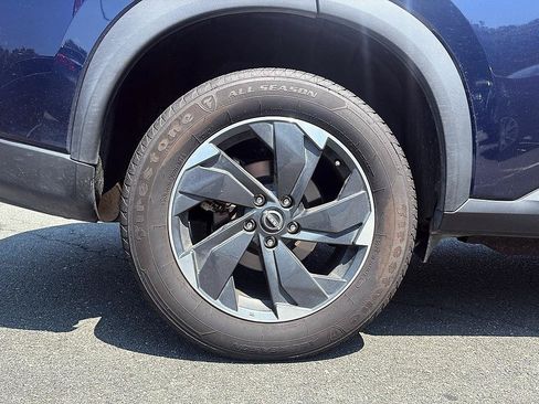 Certified 2025 Nissan Rogue SV AWD/4WD image 11
