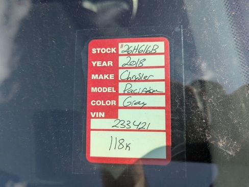 Used 2018 Chrysler Pacifica Touring-L w/ Advanced Safetytec Group image 10