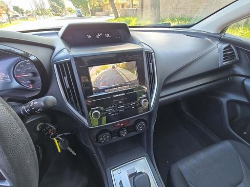 Used 2017 Subaru Impreza 2.0i image 8