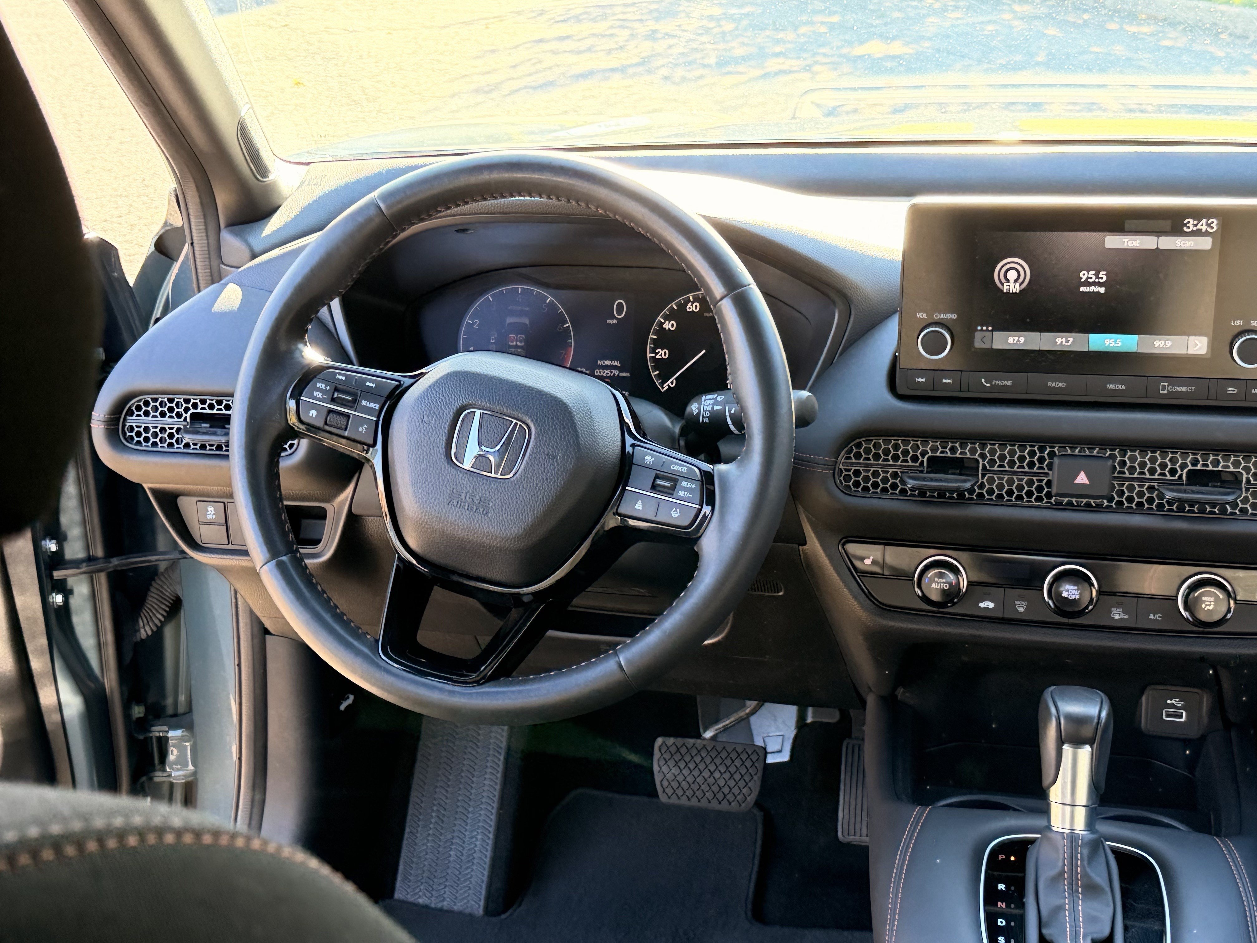 Used 2024 Honda HR-V Sport image 18