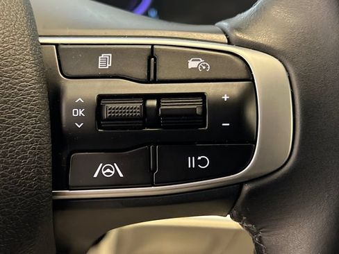 Used 2025 Kia Sportage EX w/ Premium Package FWD image 22