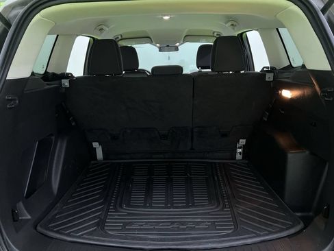 Used 2019 Ford Escape SE AWD/4WD image 27