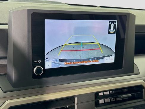 Certified 2025 Toyota Tacoma SR5 AWD/4WD image 13