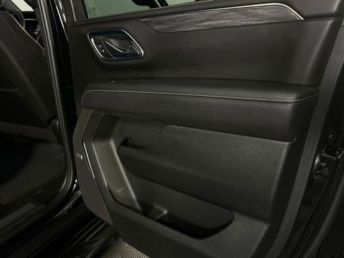 Used 2024 GMC Yukon XL SLT image 38