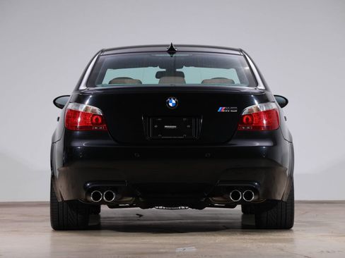 Used 2006 BMW M5 image 6