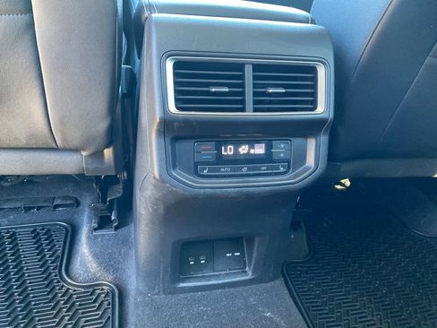 Used 2025 Volkswagen Atlas SEL image 30