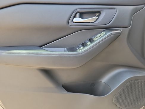 Certified 2024 Nissan Rogue SV FWD image 15
