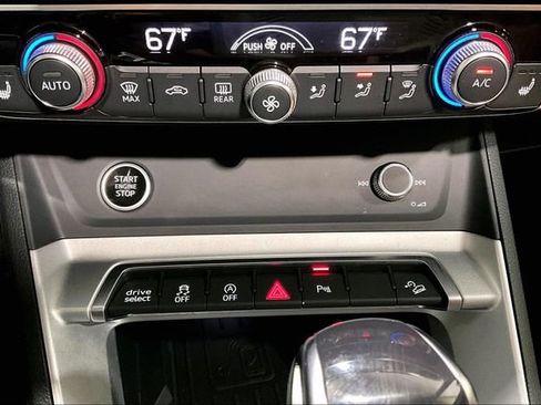 Certified 2025 Audi Q3 2.0T Premium w/ Convenience Package image 23