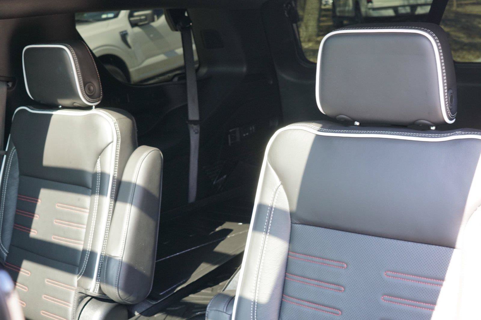 Used 2025 GMC Yukon AT4 Ultimate AWD/4WD image 24