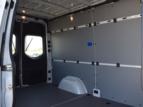 New 2025 Mercedes-Benz Sprinter 2500 image 10