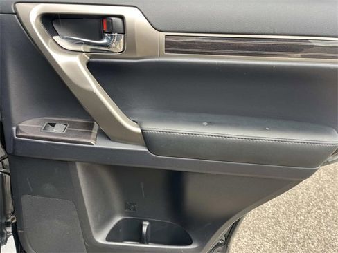 Used 2021 Lexus GX 460 Premium w/ Premium Package image 24