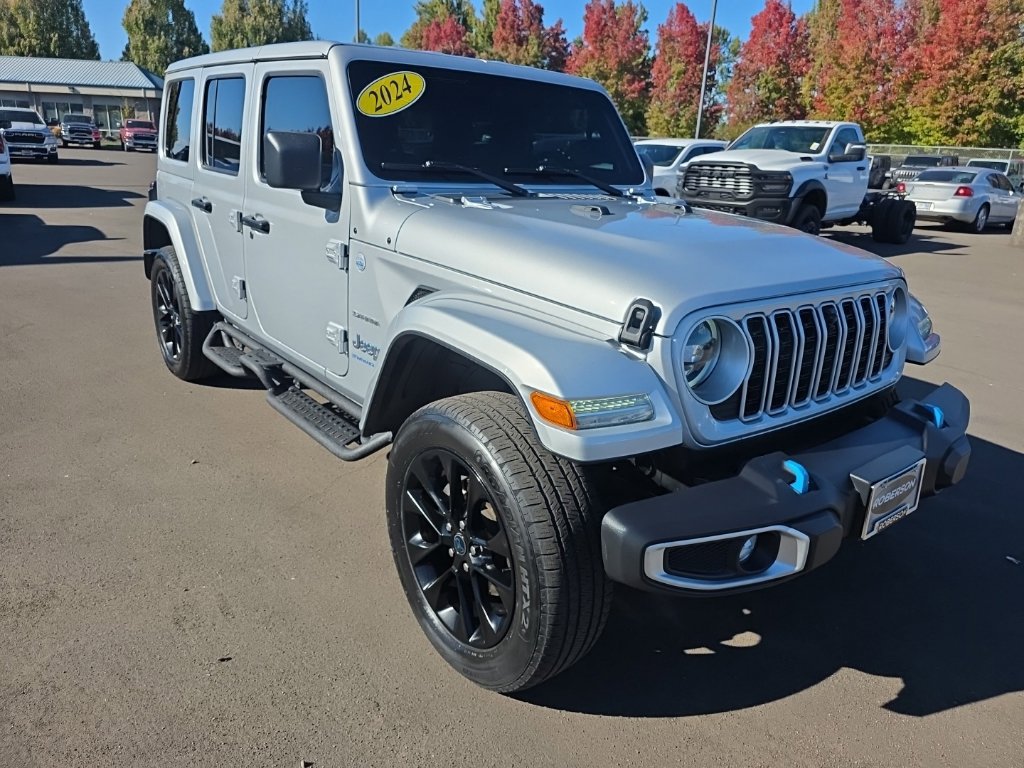Used 2024 Jeep Wrangler Unlimited Sahara w/ Technology Group AWD/4WD image 7
