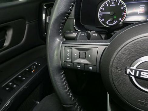 Used 2024 Nissan Pathfinder SV image 27