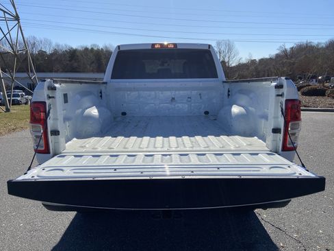 Used 2024 RAM 2500 Big Horn image 10