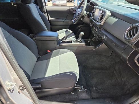 Used 2021 Toyota Tacoma TRD Sport w/ Technology Package AWD/4WD image 15