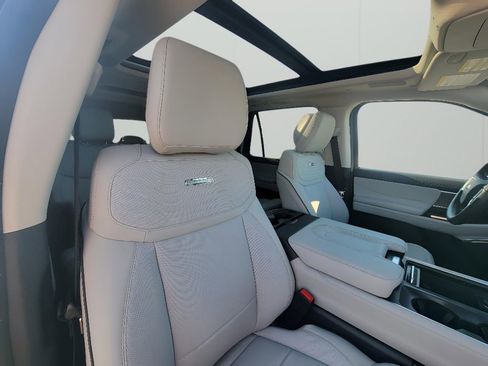 New 2026 Ford Expedition Max Platinum image 38