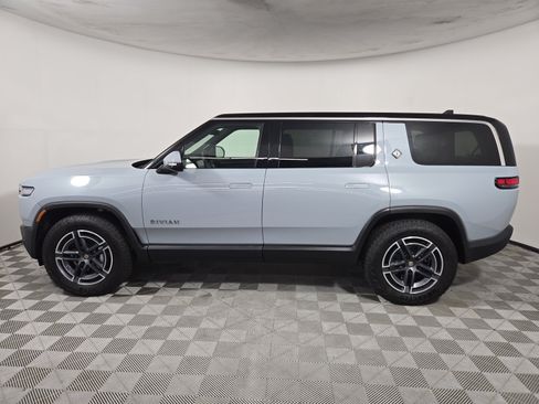 Used 2025 Rivian R1S Adventure Dual AWD/4WD image 2
