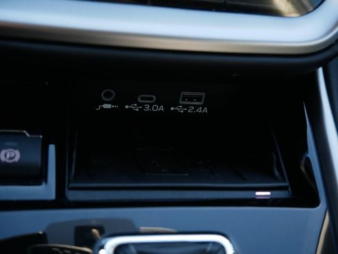 Certified 2025 Subaru Outback Limited image 33