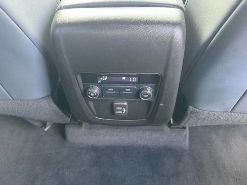 Used 2020 Buick Enclave Essence image 47