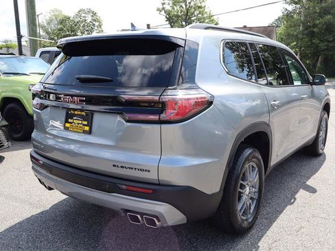 Used 2025 GMC Acadia Elevation image 5