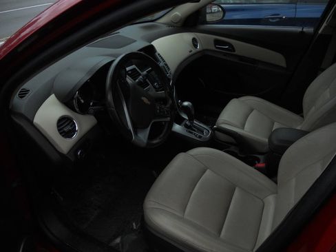 Used 2014 Chevrolet Cruze LT w/ Sun, Sound and Sport Package FWD image 5