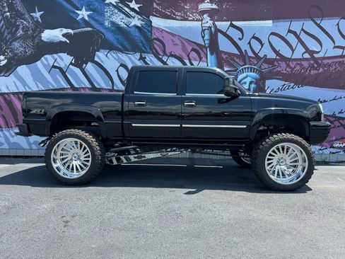 Used 2004 Chevrolet Silverado 1500 4x4 Crew Cab w/ Z71 Convenience Package 2 image 1