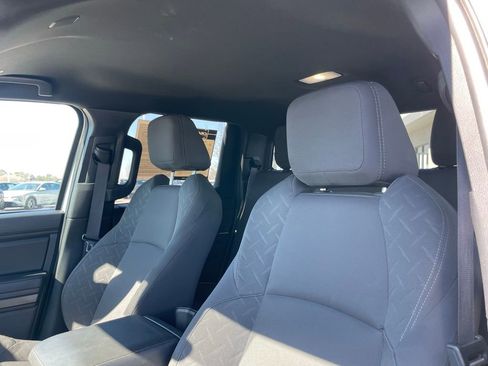 Used 2024 Toyota Tacoma SR5 AWD/4WD image 20
