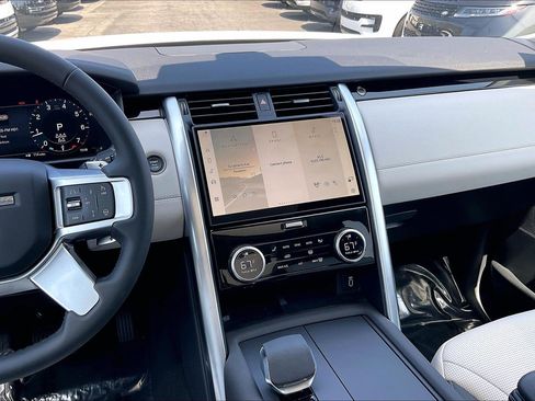 New 2026 Land Rover Discovery S AWD/4WD image 11