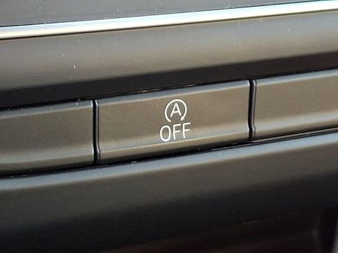 Used 2020 Volkswagen Atlas Cross Sport SE image 27