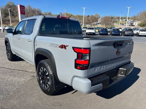 Used 2024 Nissan Frontier PRO-4X w/ Technology Package AWD/4WD image 3