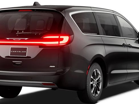 New 2027 Chrysler Pacifica Select AWD/4WD image 2