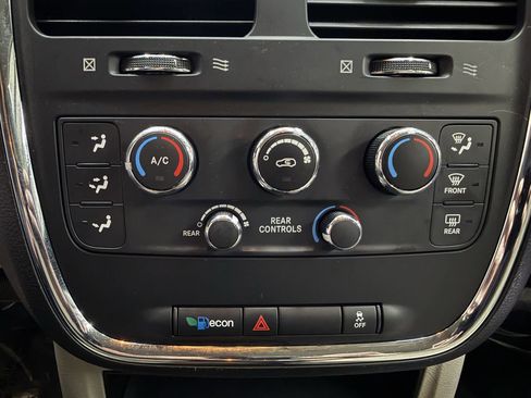 Used 2015 Dodge Grand Caravan SE w/ Quick Order Package 29E SE FWD image 27