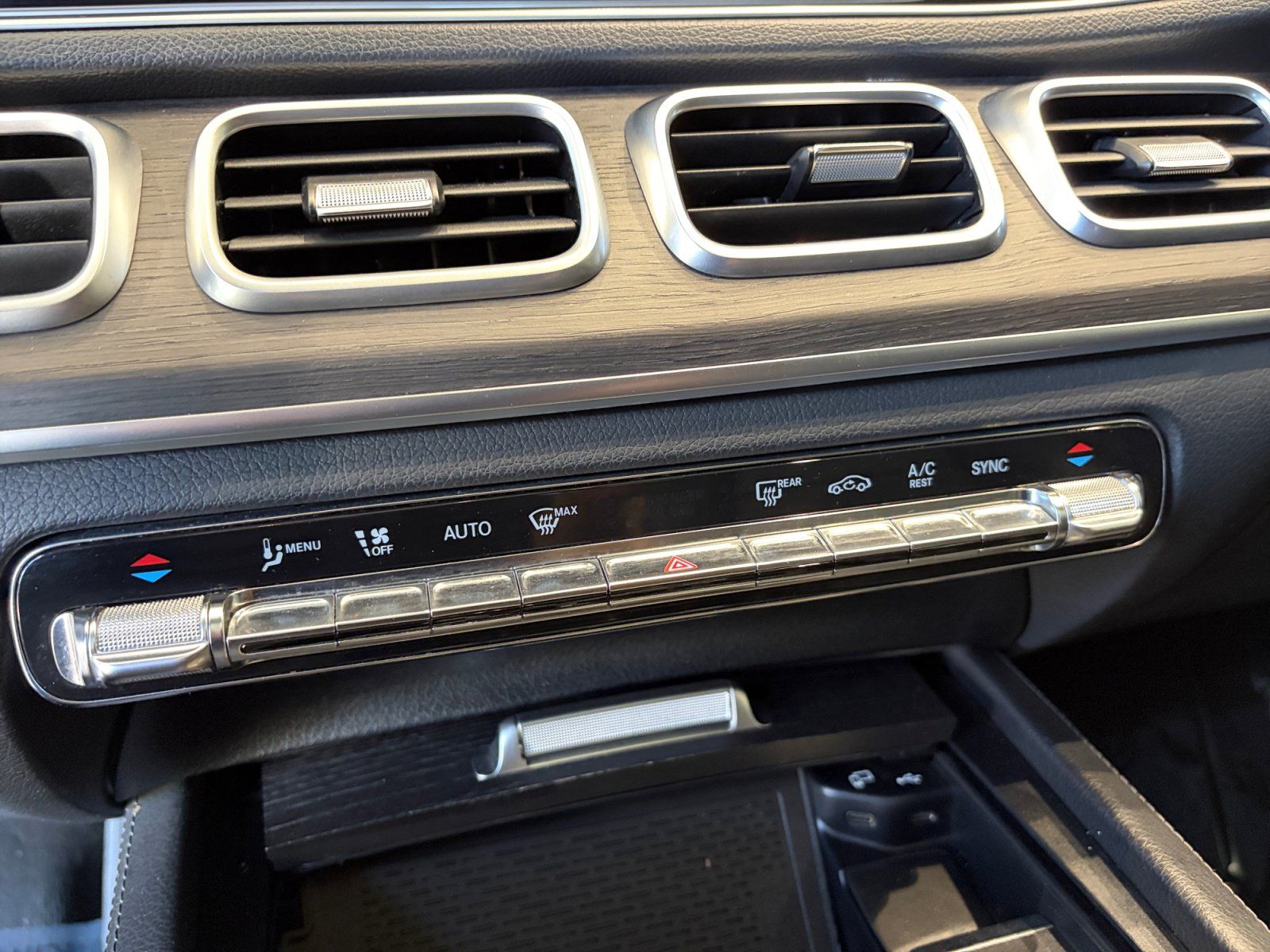 Used 2020 Mercedes-Benz GLE 350 4MATIC image 33