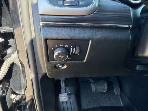 Used 2021 Jeep Grand Cherokee Limited AWD/4WD image 31