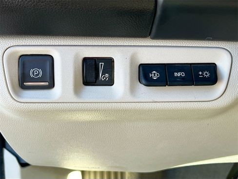 Used 2023 GMC Acadia Denali w/ Denali Ultimate Package image 10