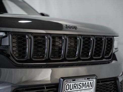New 2025 Jeep Grand Cherokee Limited image 11