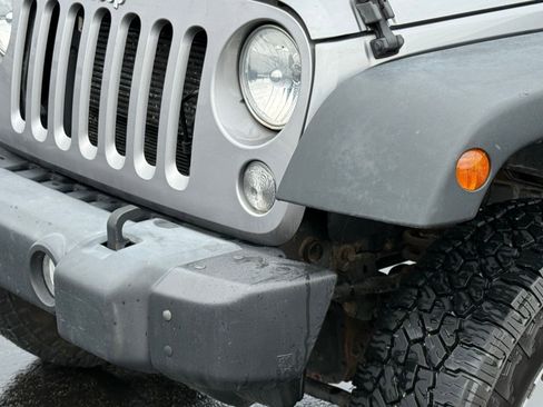 Used 2018 Jeep Wrangler Unlimited Sport w/ Connectivity Group image 9