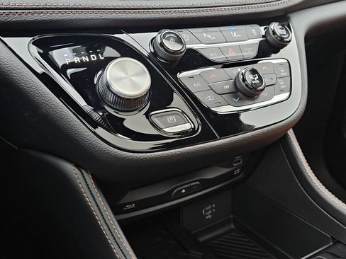 New 2026 Chrysler Pacifica Pinnacle image 22