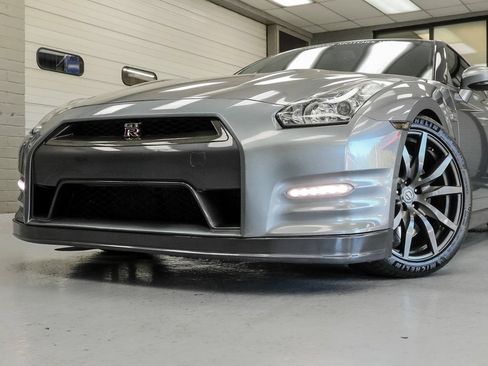 Used 2014 Nissan GT-R Premium AWD/4WD image 12
