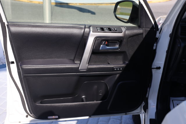 Used 2023 Toyota 4Runner Limited AWD/4WD image 14