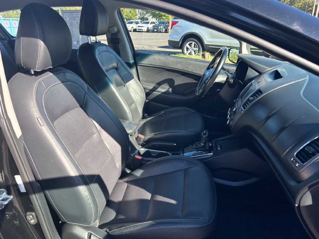 Used 2017 Kia Forte EX FWD image 27