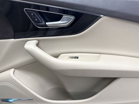 Used 2018 Audi Q7 3.0T Premium Plus w/ Premium Plus Package image 33