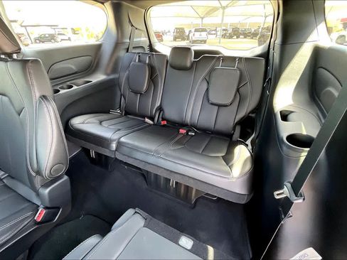 New 2026 Chrysler Pacifica Select w/ S Appearance Package FWD image 22