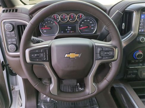 Used 2021 Chevrolet Silverado 2500 LTZ w/ LTZ Convenience Package image 14